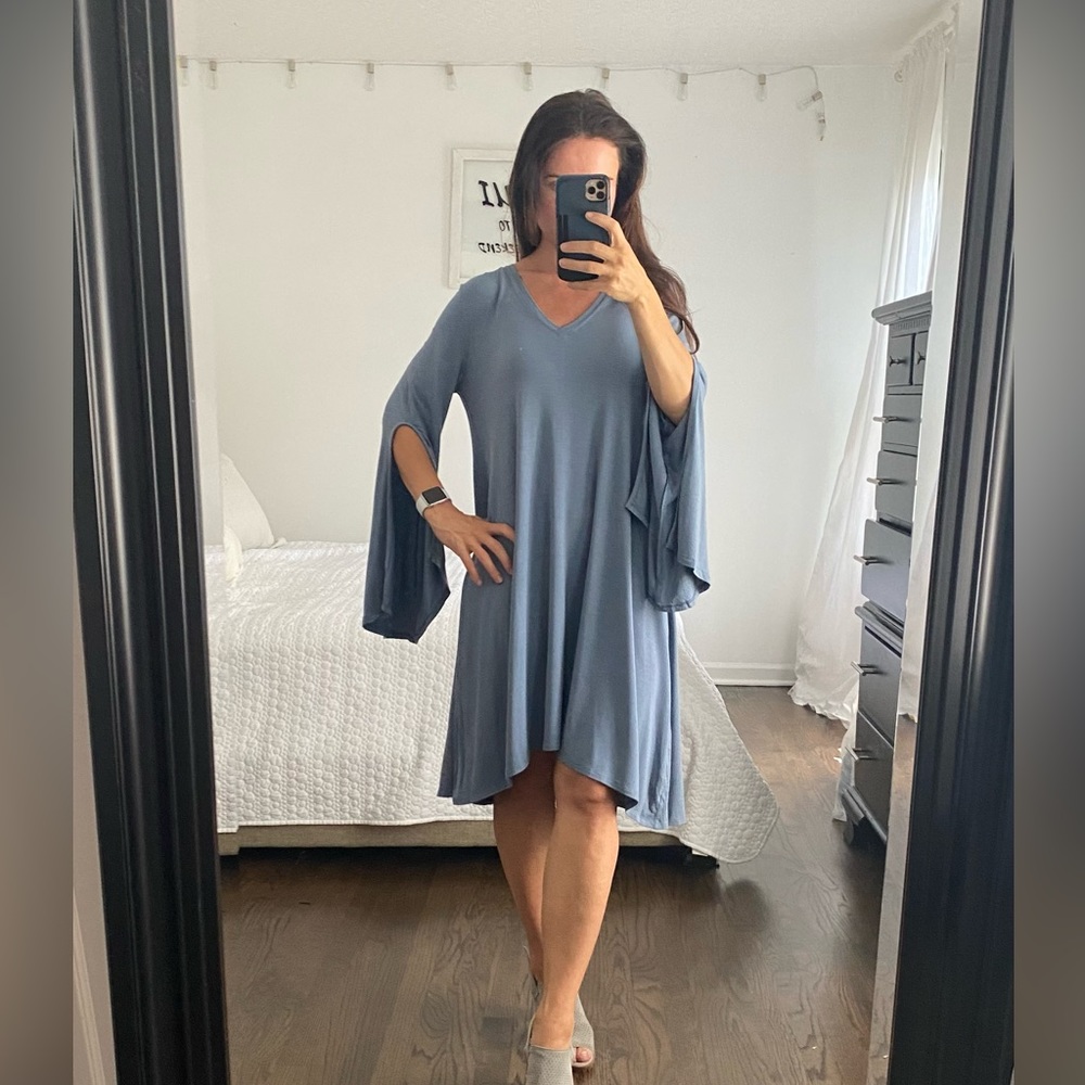 BCBGMaxAzria medium blue knee dress, long sleeve